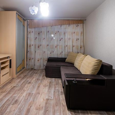 Apartment Street Trostyanetskaya Kiev Exteriör bild